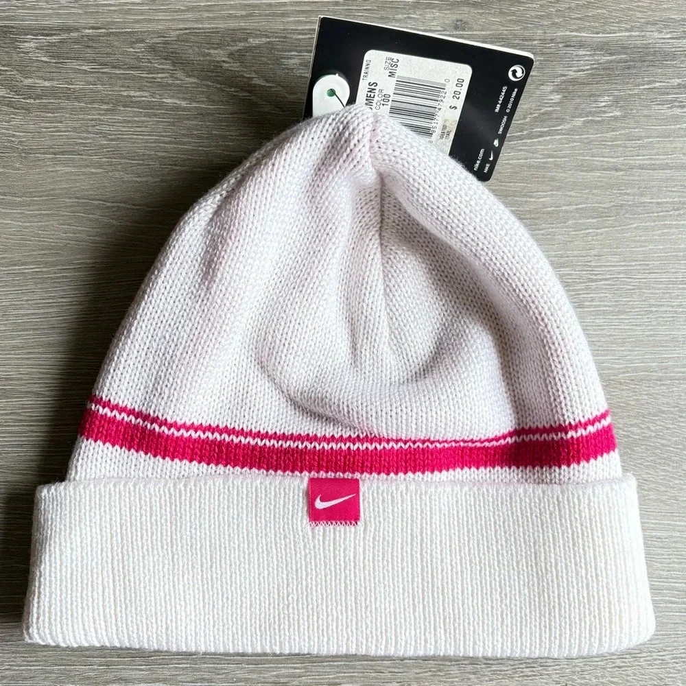 Women’s Nike Winter Beanie Hat NWT Pink/White